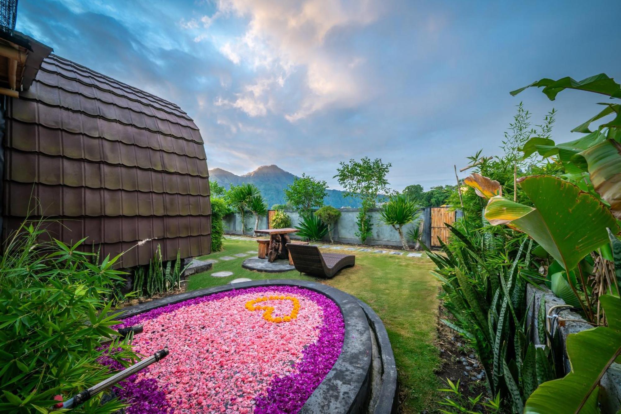 Tegal Bamboo Cottages & Private Hot Spring Baturaja  Luaran gambar
